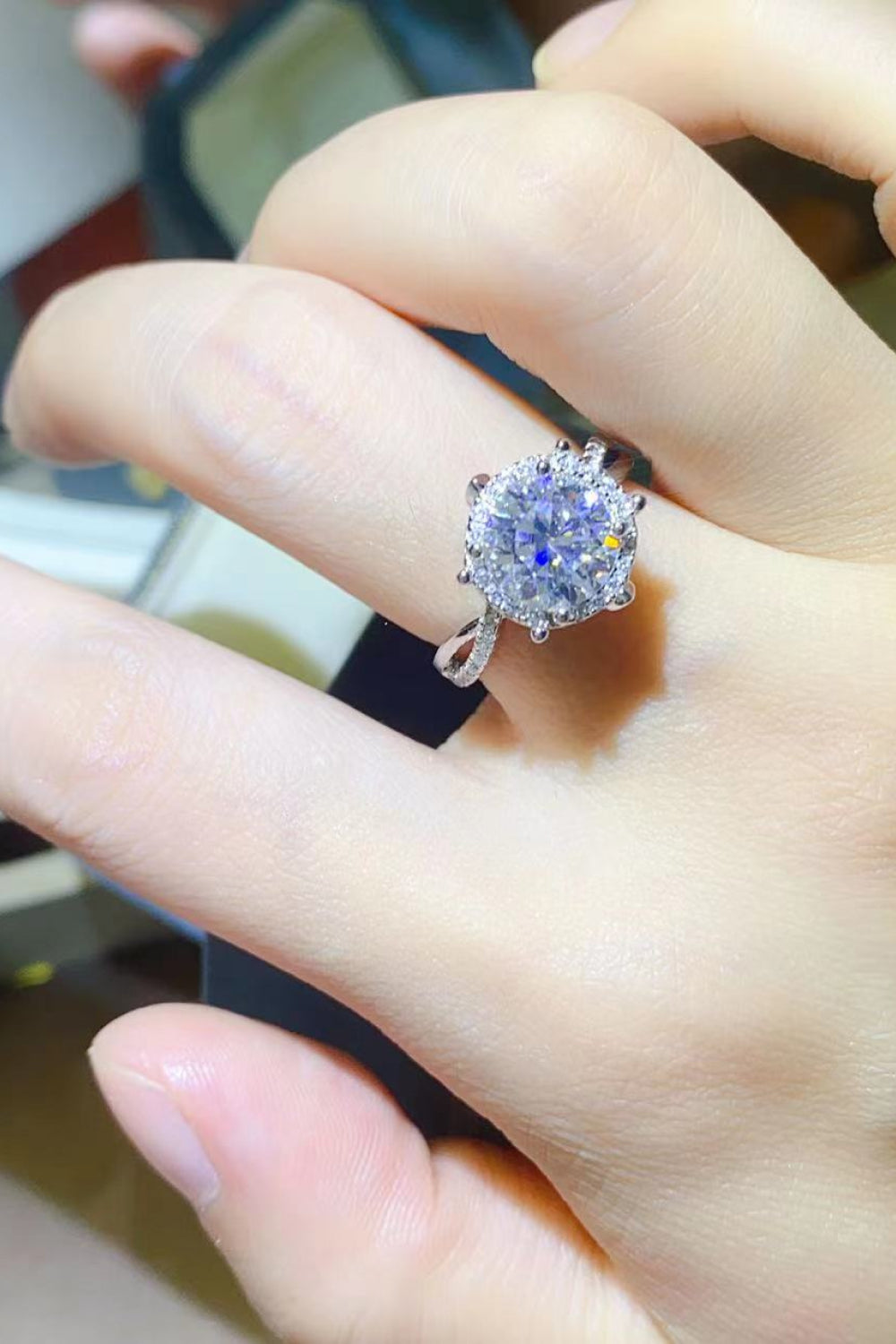 Exquisite 2 Carat Moissanite 925 Sterling Silver Engagement Ring