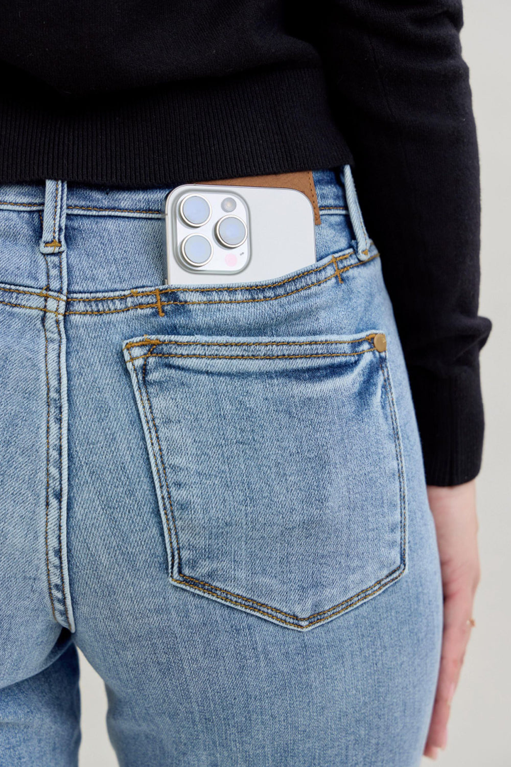 Judy Blue MR Yoke Cell Phone Pocket Dad Jeans 82540