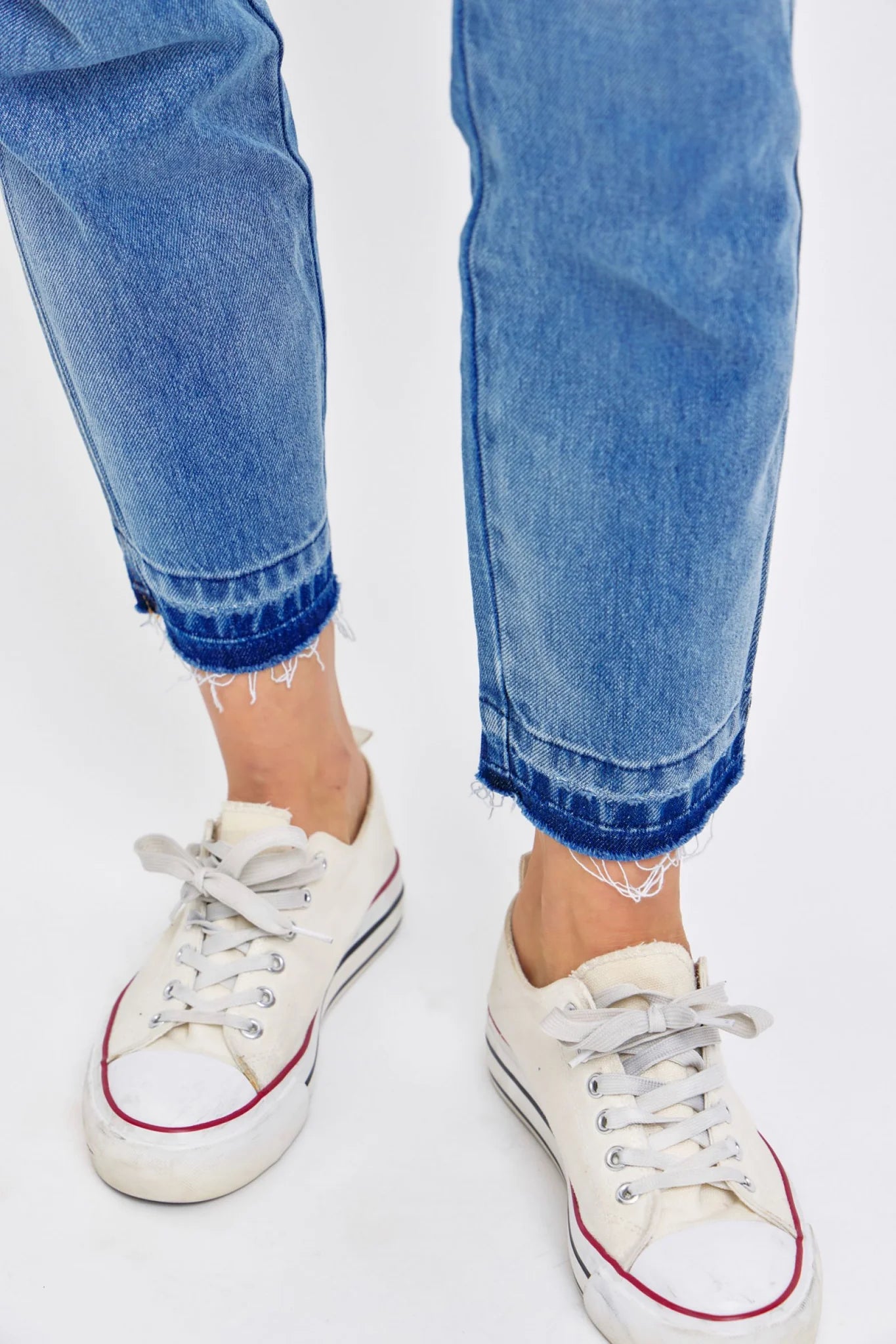 Judy Blue Mid Rise Rigid Magic Release Hem Boyfriend Jeans 88818