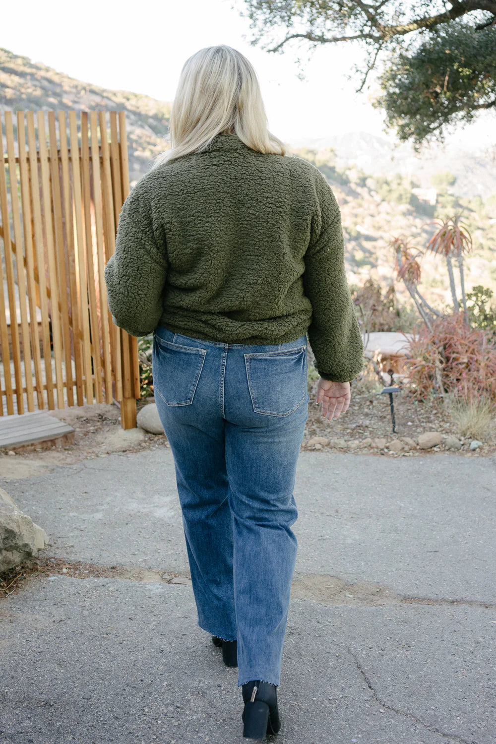 Judy Blue Mid Rise Tummy Control Vintage Straight Leg Jeans 88870
