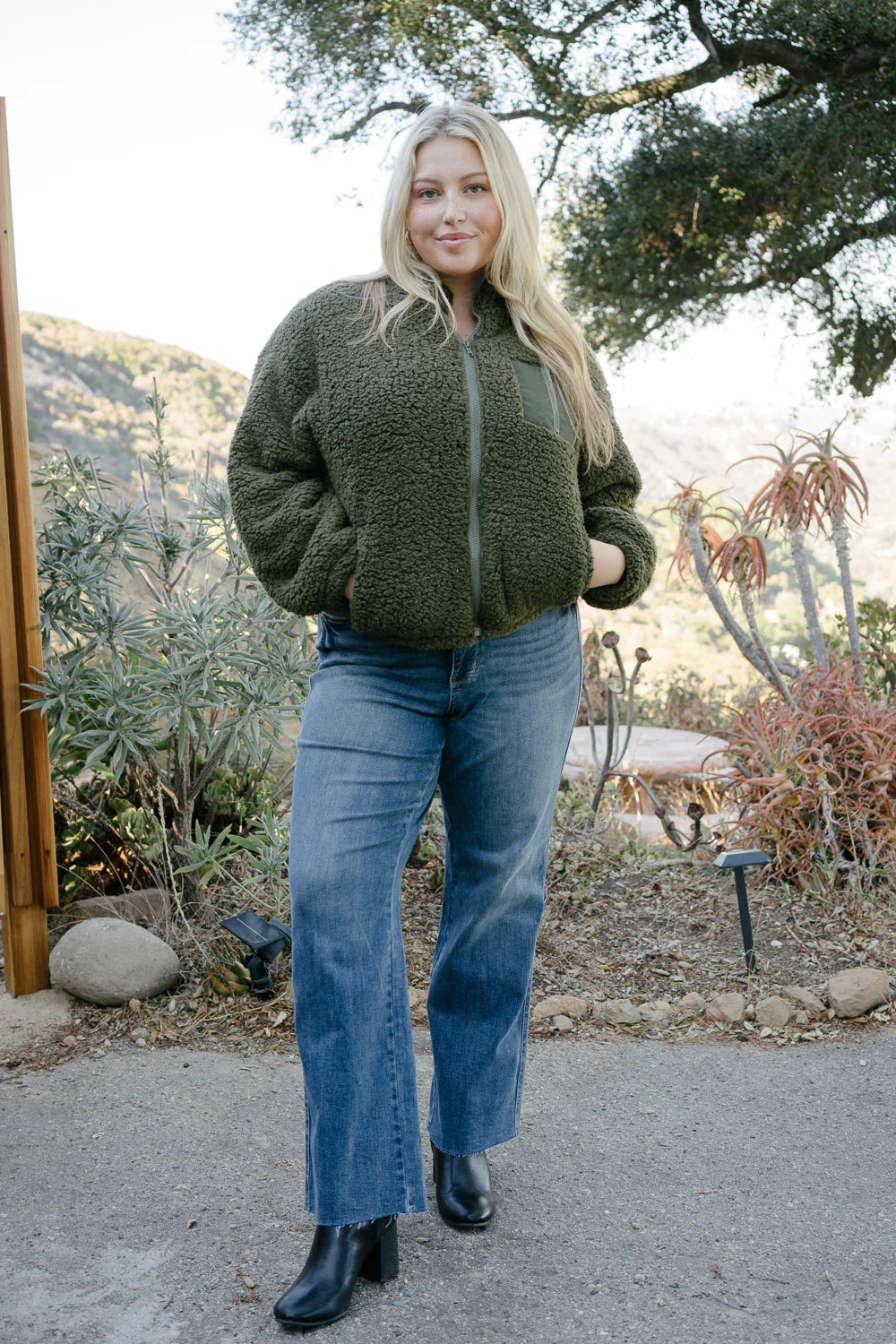 Judy Blue Mid Rise Tummy Control Vintage Straight Leg Jeans 88870