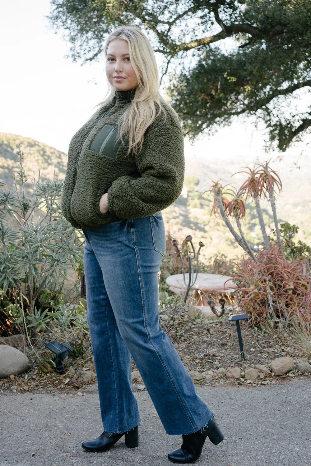 Judy Blue Mid Rise Tummy Control Vintage Straight Leg Jeans 88870