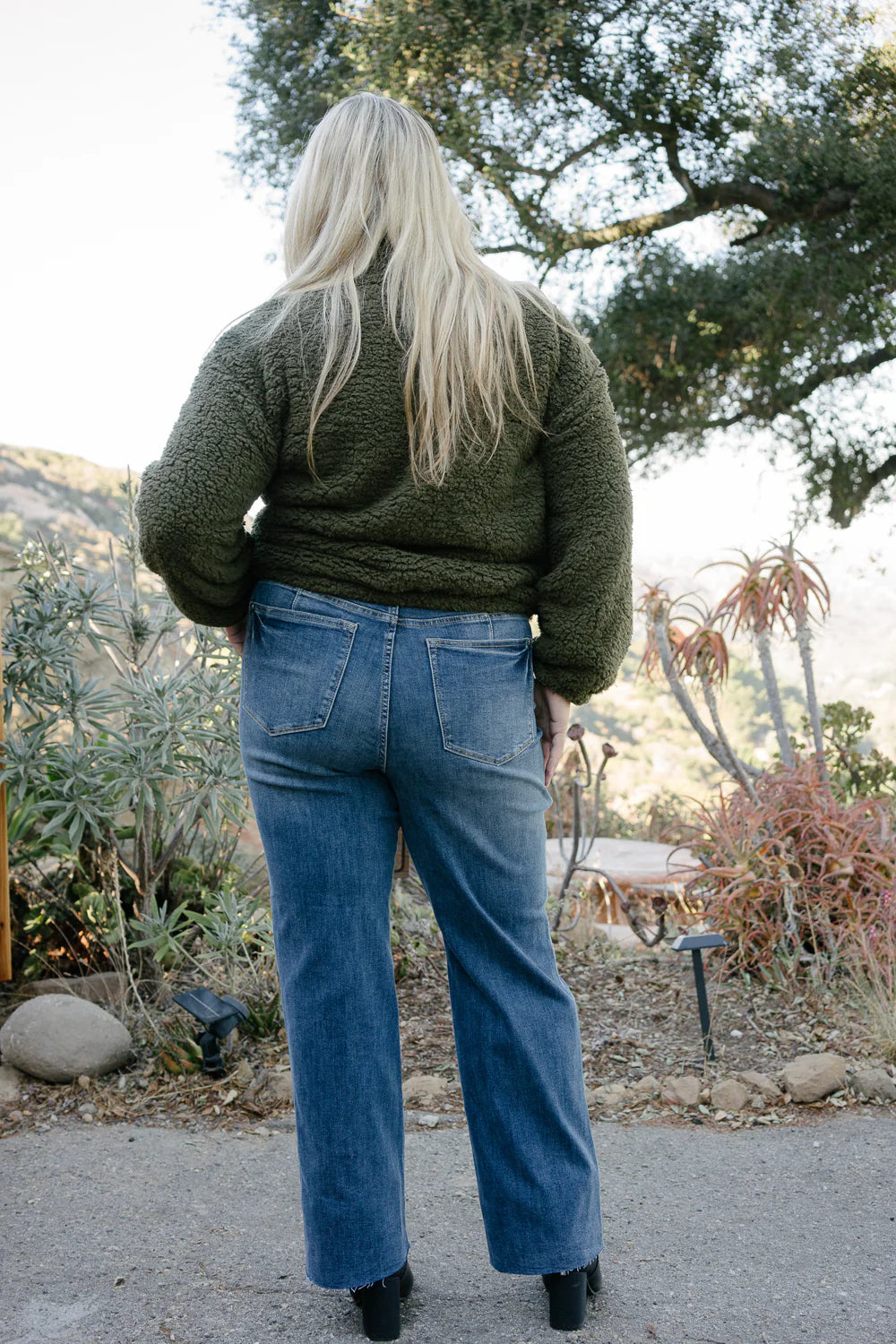 Judy Blue Mid Rise Tummy Control Vintage Straight Leg Jeans 88870