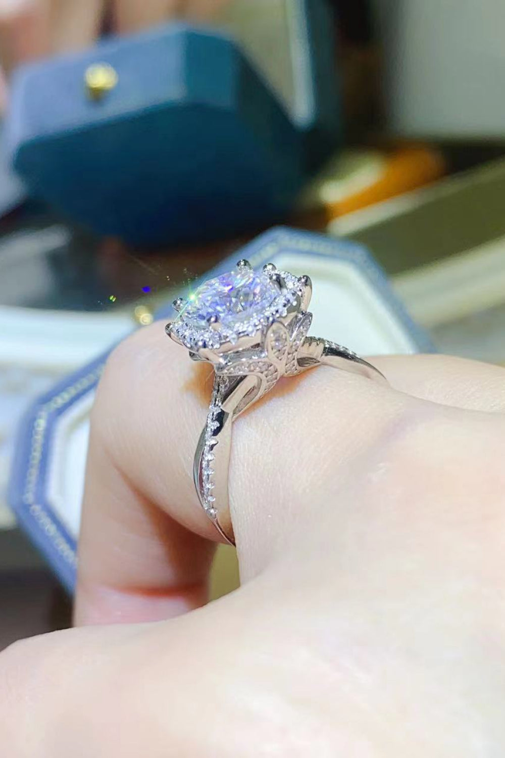 Exquisite 2 Carat Moissanite 925 Sterling Silver Engagement Ring
