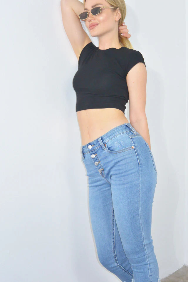 Artemis Vintage Mid Rise Exposed Button Capri Jeans AT1101CKM